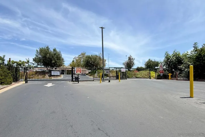2003 Bayview Heights Dr Spc 183, San Diego, California 92105