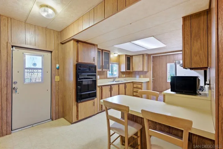 2003 Bayview Heights Dr Spc 183, San Diego, California 92105
