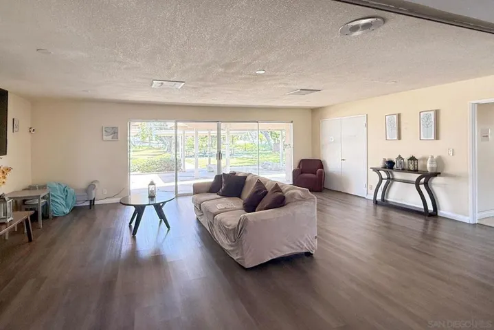 2003 Bayview Heights Dr Spc 183, San Diego, California 92105