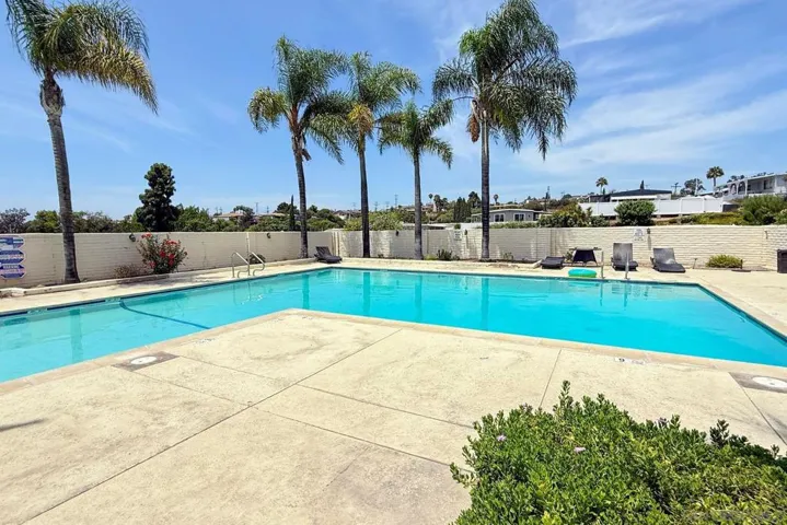 2003 Bayview Heights Dr Spc 183, San Diego, California 92105