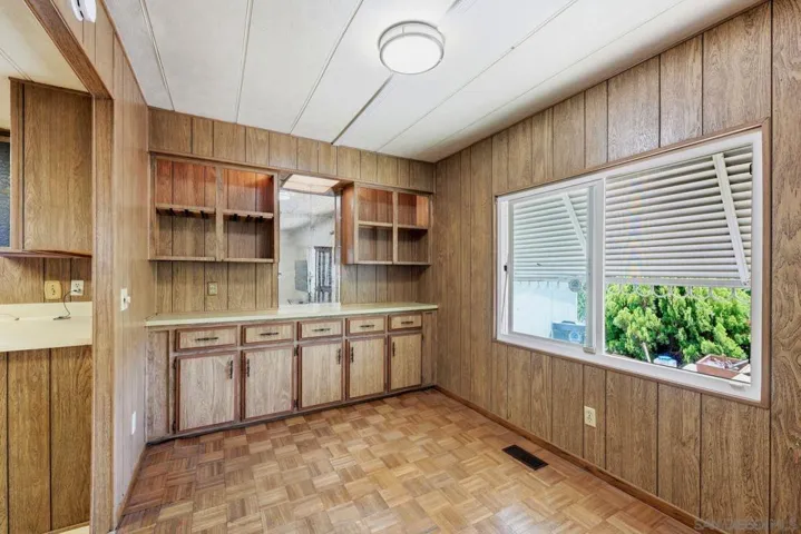 2003 Bayview Heights Dr Spc 183, San Diego, California 92105