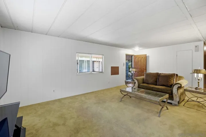 2003 Bayview Heights Dr Spc 183, San Diego, California 92105