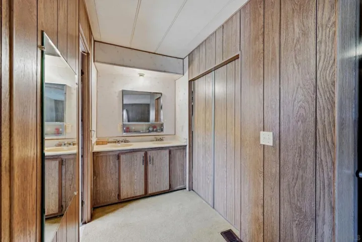 2003 Bayview Heights Dr Spc 183, San Diego, California 92105