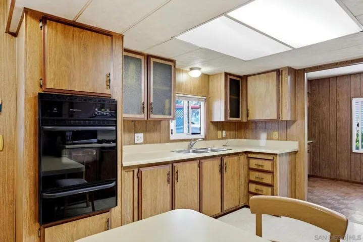 2003 Bayview Heights Dr Spc 183, San Diego, California 92105