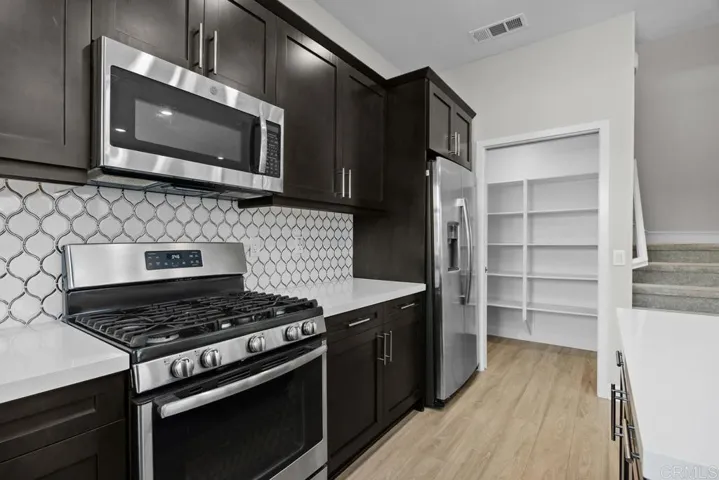 1137 Delpy View Point, Vista, California 92084