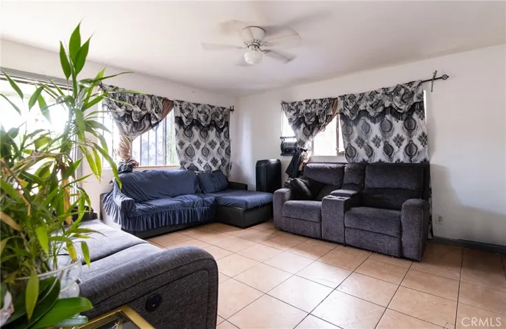 6938 Purdy Avenue, Bell Gardens, California 90201