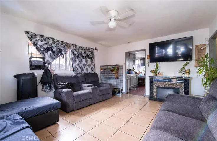 6938 Purdy Avenue, Bell Gardens, California 90201