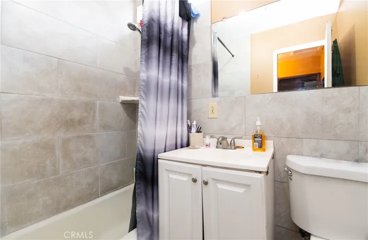 6938 Purdy Avenue, Bell Gardens, California 90201