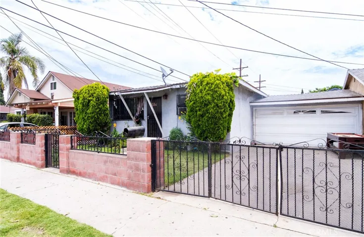 6938 Purdy Avenue, Bell Gardens, California 90201