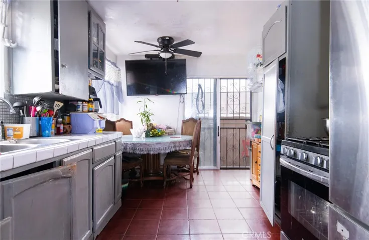 6938 Purdy Avenue, Bell Gardens, California 90201