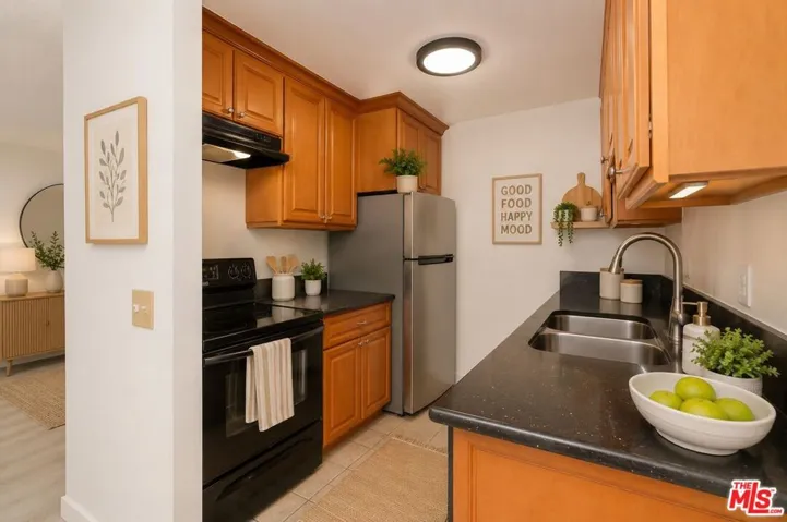 20930 Parthenia Street 207, Los Angeles, California 91304