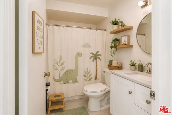 20930 Parthenia Street 207, Los Angeles, California 91304