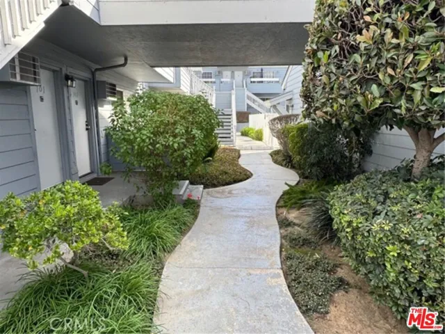 20930 Parthenia Street 207, Los Angeles, California 91304