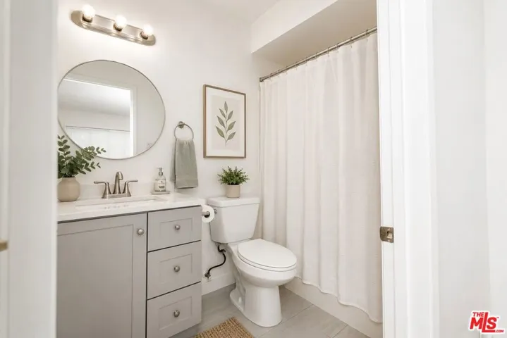 20930 Parthenia Street 207, Los Angeles, California 91304