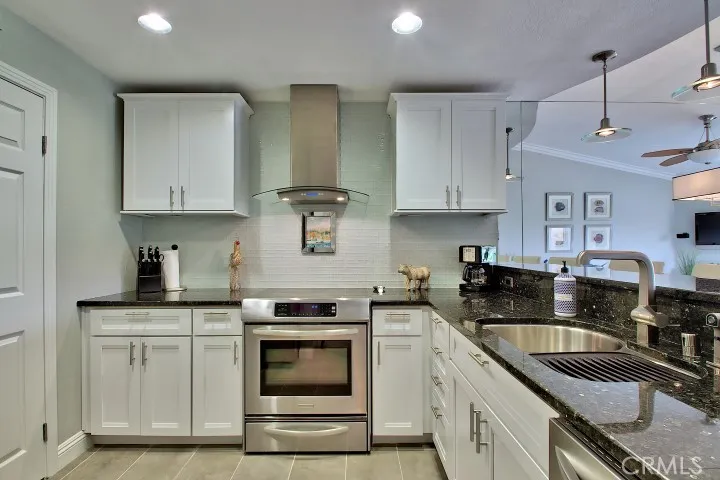 350 Villa Point, Newport Beach, California 92660