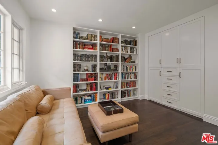 9023 Alto Cedro Drive, Beverly Hills, California 90210