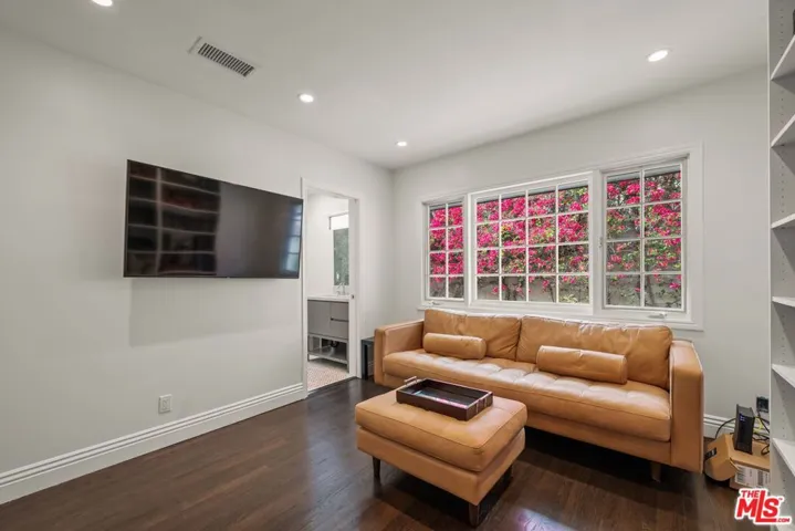 9023 Alto Cedro Drive, Beverly Hills, California 90210