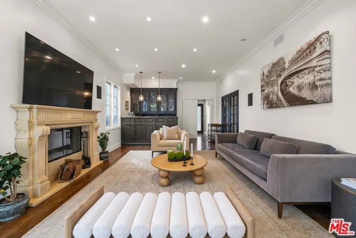 9023 Alto Cedro Drive, Beverly Hills, California 90210