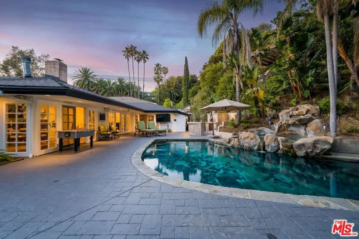 9023 Alto Cedro Drive, Beverly Hills, California 90210