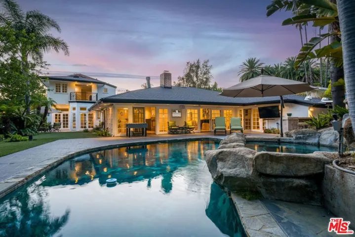9023 Alto Cedro Drive, Beverly Hills, California 90210