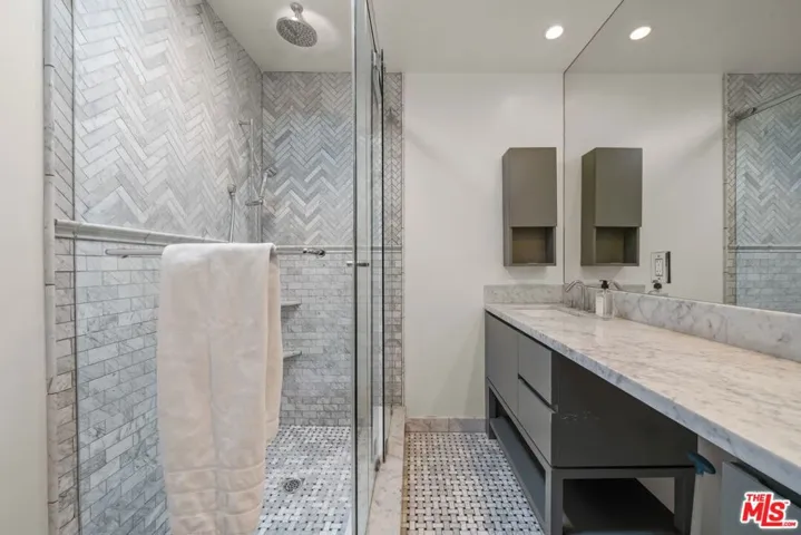 9023 Alto Cedro Drive, Beverly Hills, California 90210