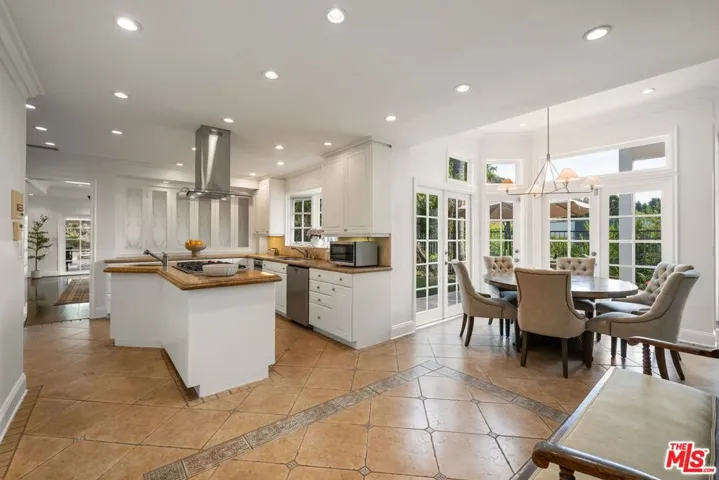 9023 Alto Cedro Drive, Beverly Hills, California 90210