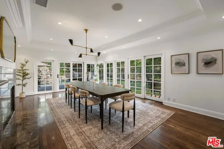 9023 Alto Cedro Drive, Beverly Hills, California 90210