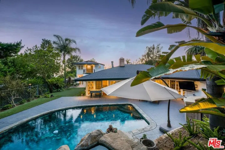 9023 Alto Cedro Drive, Beverly Hills, California 90210