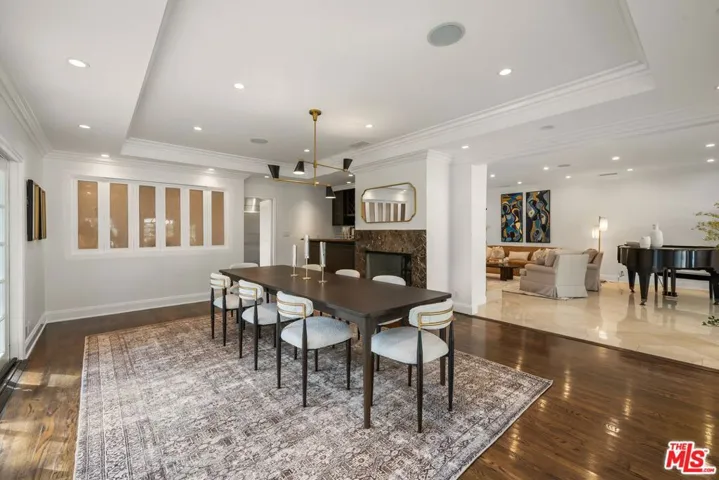 9023 Alto Cedro Drive, Beverly Hills, California 90210