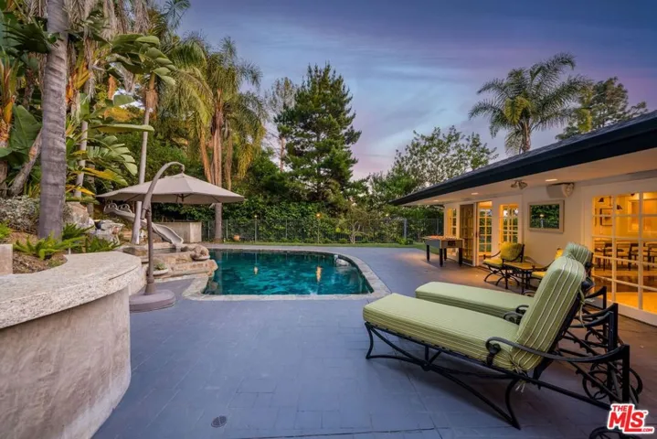 9023 Alto Cedro Drive, Beverly Hills, California 90210