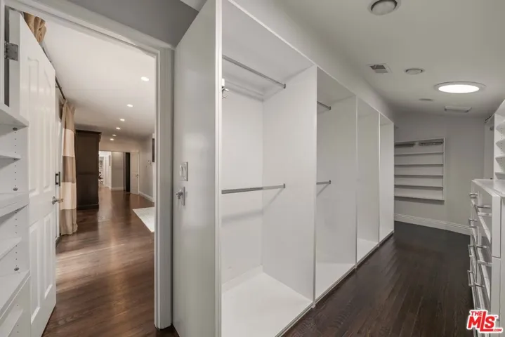 9023 Alto Cedro Drive, Beverly Hills, California 90210