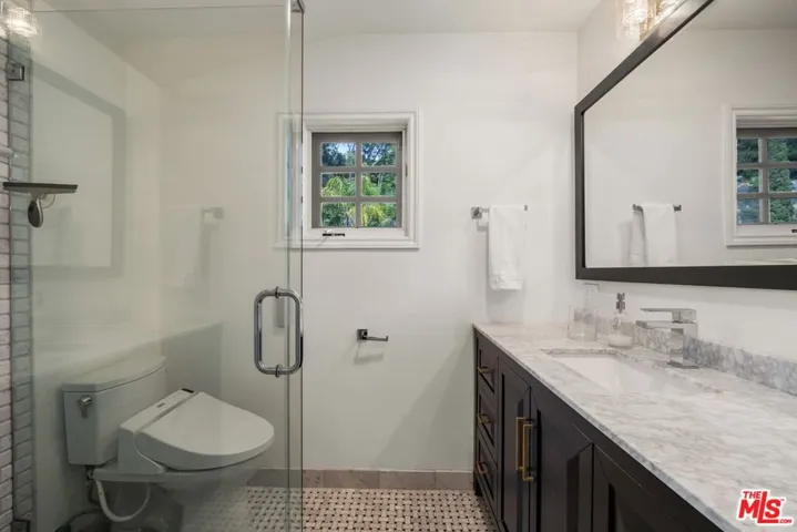 9023 Alto Cedro Drive, Beverly Hills, California 90210