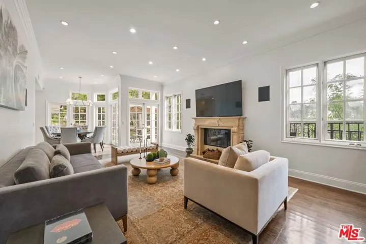9023 Alto Cedro Drive, Beverly Hills, California 90210