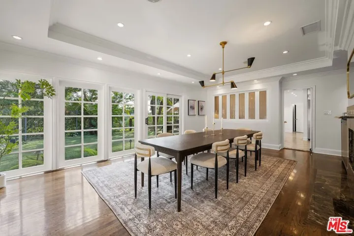 9023 Alto Cedro Drive, Beverly Hills, California 90210