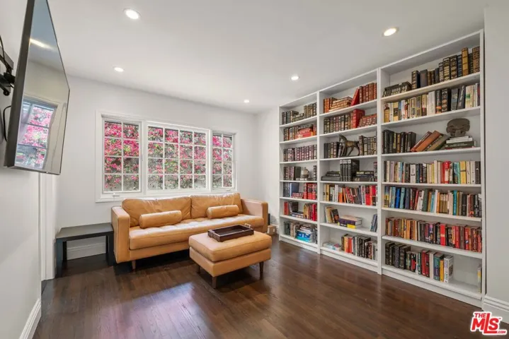 9023 Alto Cedro Drive, Beverly Hills, California 90210