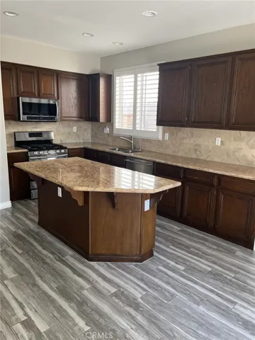 8785 E Wiley, Anaheim, California 92808