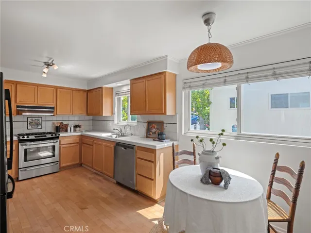 11260 Overland Avenue 19a, Culver City, California 90230