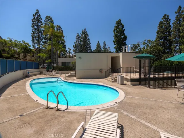 11260 Overland Avenue 19a, Culver City, California 90230