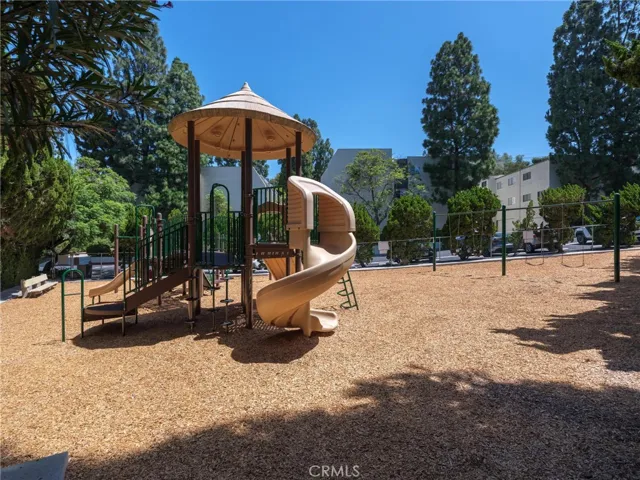 11260 Overland Avenue 19a, Culver City, California 90230