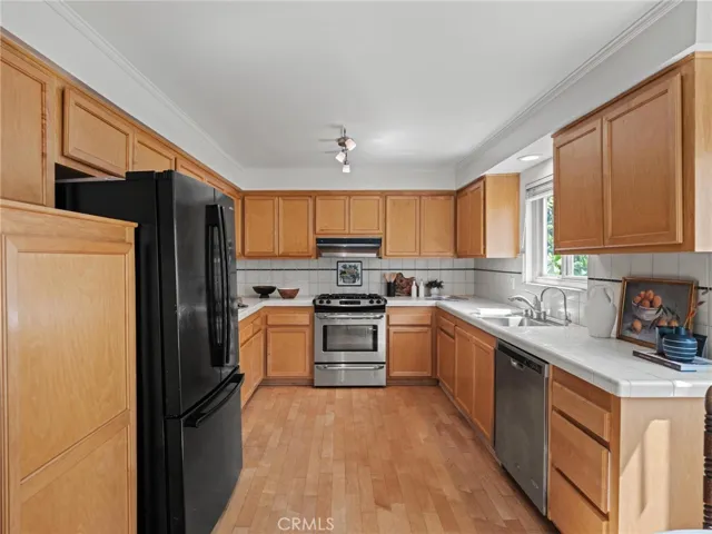 11260 Overland Avenue 19a, Culver City, California 90230