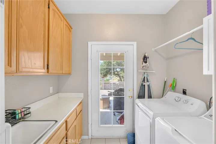 10505 Canyon, Oak Hills, California 92344