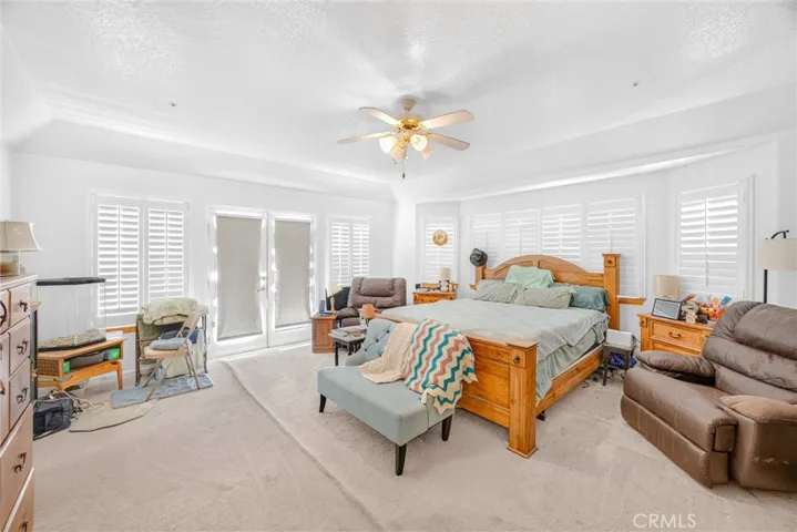 10505 Canyon, Oak Hills, California 92344