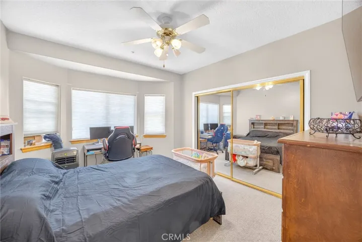 10505 Canyon, Oak Hills, California 92344
