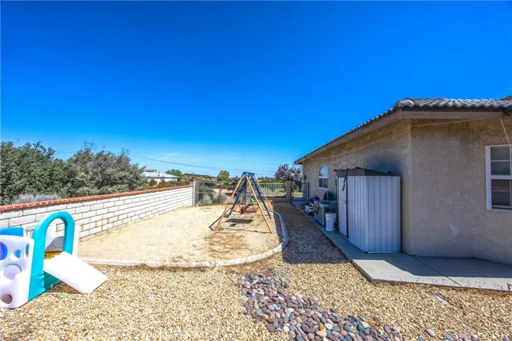 10505 Canyon, Oak Hills, California 92344