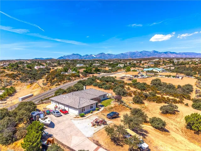 10505 Canyon, Oak Hills, California 92344