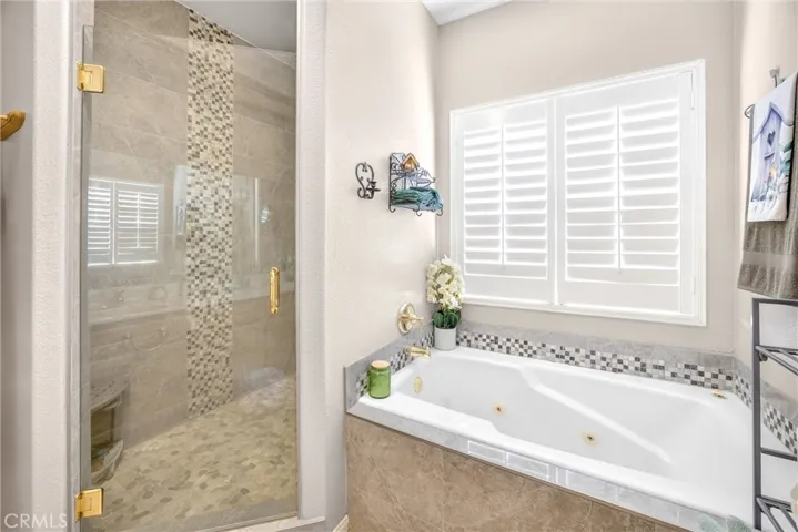 10505 Canyon, Oak Hills, California 92344