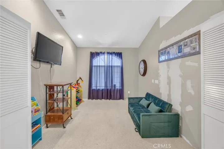 10505 Canyon, Oak Hills, California 92344