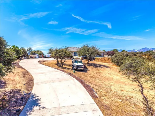 10505 Canyon, Oak Hills, California 92344