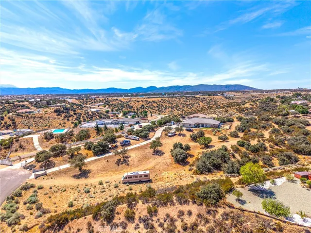 10505 Canyon, Oak Hills, California 92344