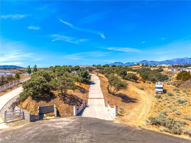 10505 Canyon, Oak Hills, California 92344